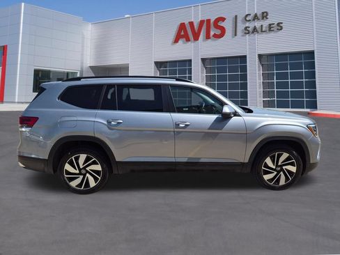 Used 2025 Volkswagen Atlas SE FWD image 5