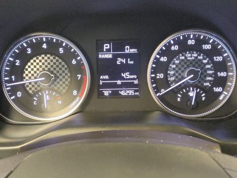 Used 2019 Hyundai Elantra SE FWD image 23