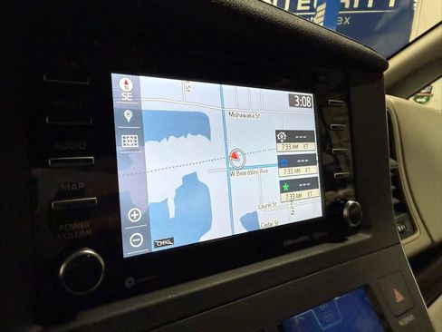Used 2018 Toyota Sienna XLE w/ XLE Navigation Package FWD image 21