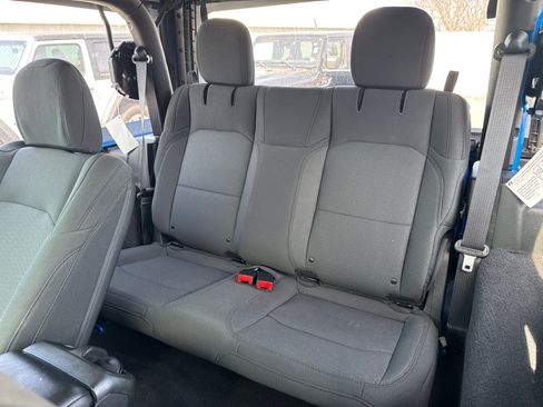 Used 2023 Jeep Wrangler Sport image 6