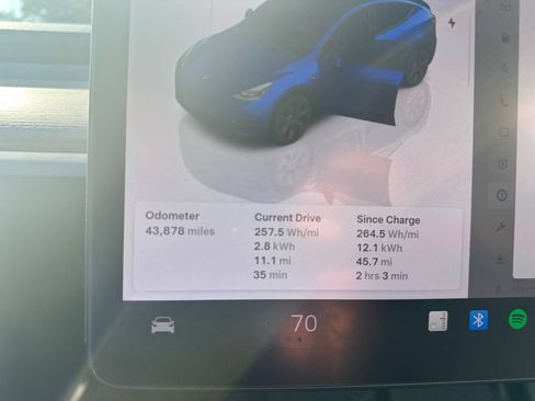 Used 2025 Tesla Model Y Long Range AWD/4WD image 7