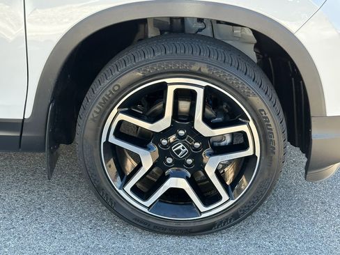 Used 2023 Honda Passport Elite image 12