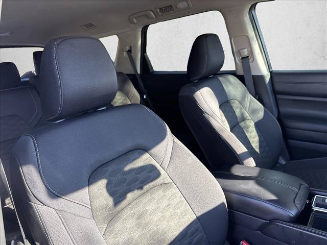 Used 2026 Nissan Pathfinder SV FWD image 28