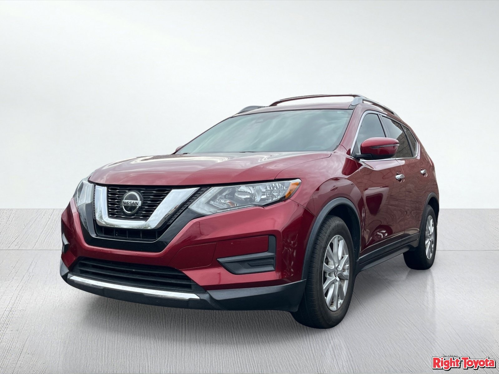Used 2020 Nissan Rogue SV FWD image 2