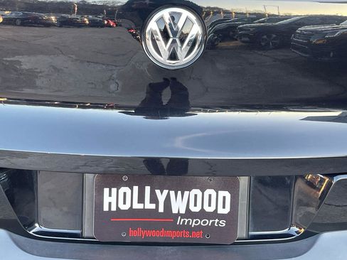 Used 2017 Volkswagen Tiguan Limited image 20