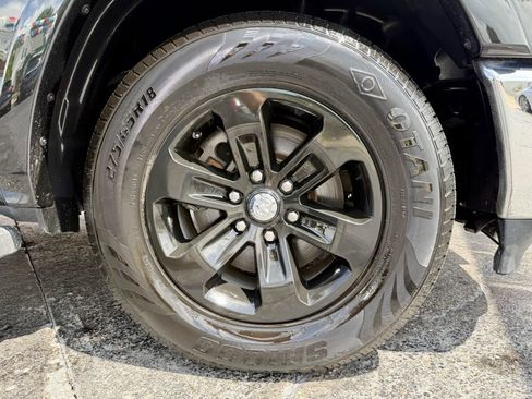 Used 2019 RAM 1500 Laramie AWD/4WD image 28
