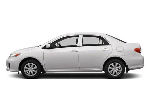 Used 2013 Toyota Corolla S w/ Premium Pkg FWD image 2