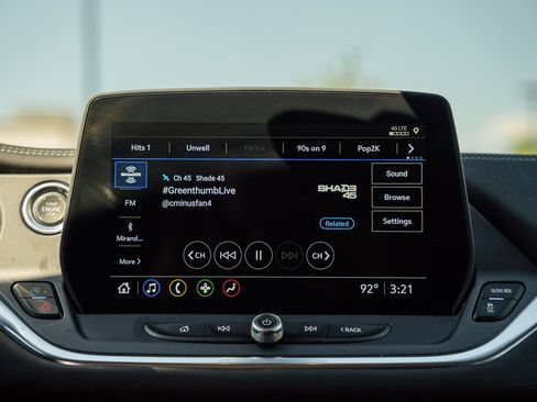Used 2025 Chevrolet Blazer LT FWD image 31