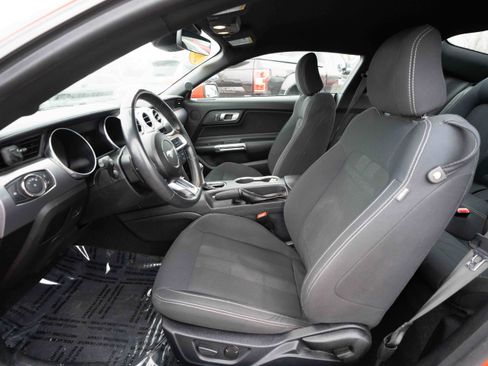 Used 2020 Ford Mustang GT w/ Equipment Group 301A image 9