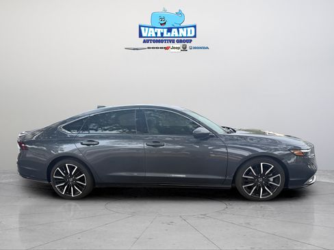 Used 2024 Honda Accord Touring image 6