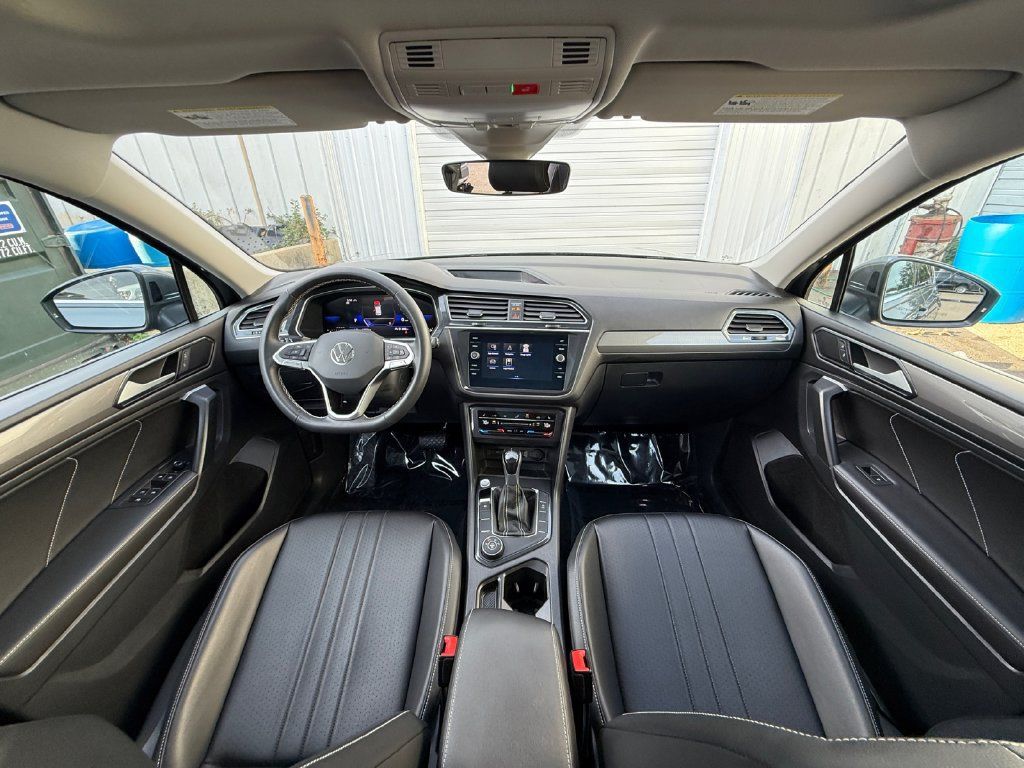 Used 2023 Volkswagen Tiguan SE w/ Panoramic Sunroof Package AWD/4WD image 22