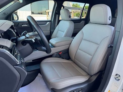 Used 2026 GMC Acadia Elevation w/ Elevation Premium Package FWD image 21