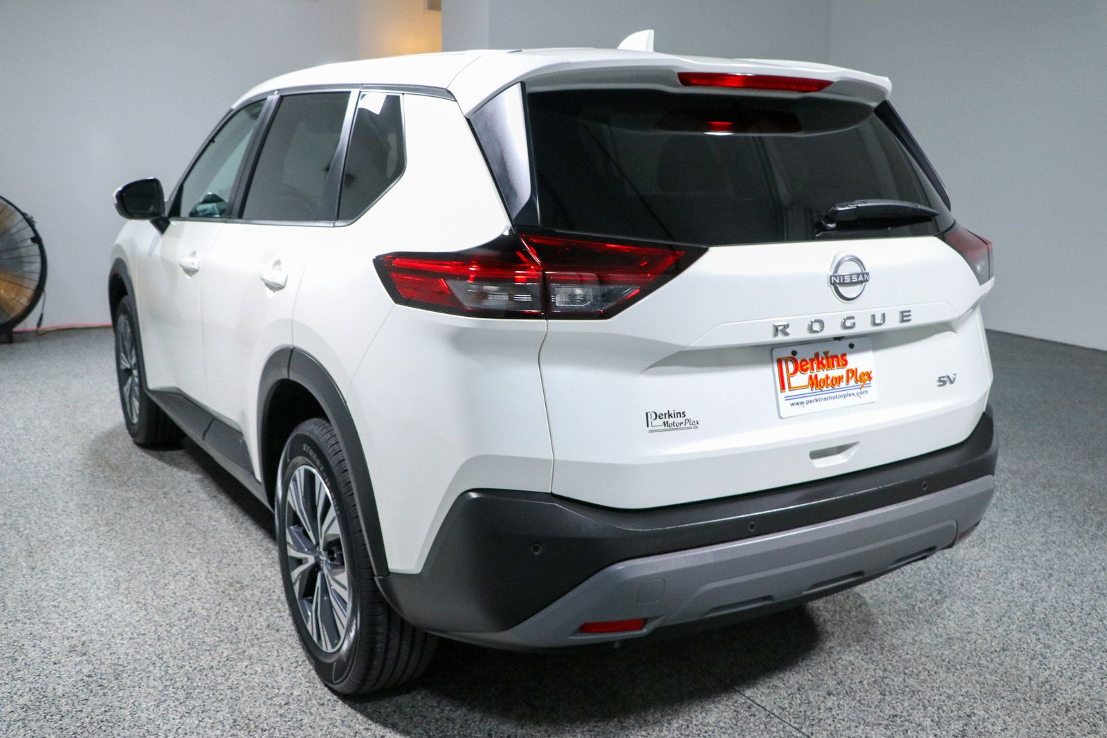 Used 2022 Nissan Rogue SV FWD image 9