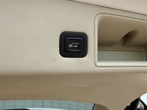 Used 2019 GMC Terrain Denali w/ Advanced Safety Package AWD/4WD image 18