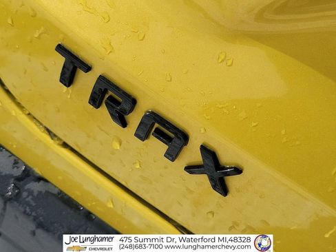 Used 2024 Chevrolet Trax RS w/ Sunroof Package image 32