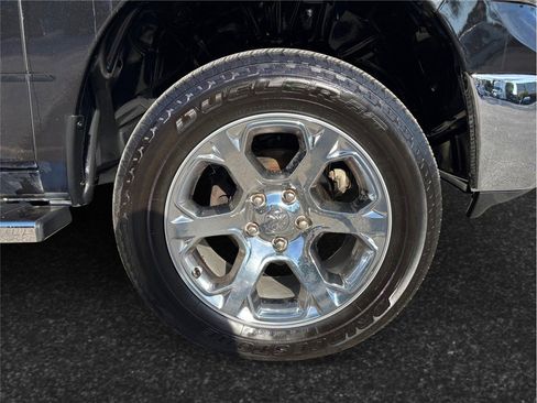 Used 2017 RAM 1500 Classic SLT image 12