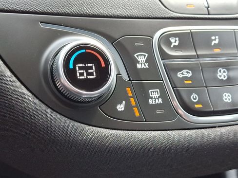 Used 2023 Chevrolet Malibu LT FWD image 19