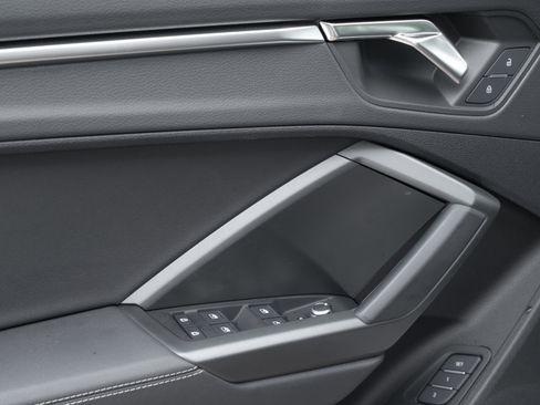 Certified 2024 Audi Q3 2.0T Premium image 19