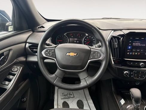 Used 2023 Chevrolet Traverse LT w/ Rear Camera Mirror Package AWD/4WD image 12