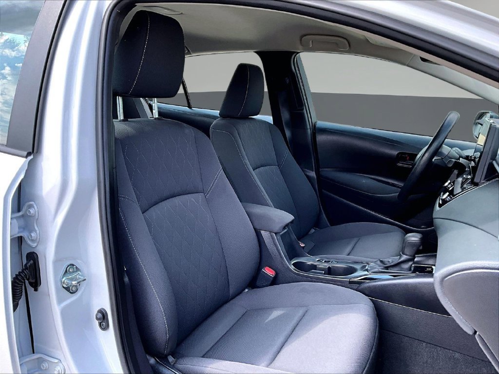 Used 2025 Toyota Corolla LE FWD image 33