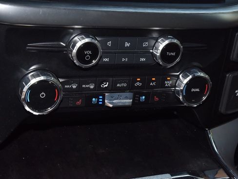 Used 2023 Ford F150 Lariat w/ Equipment Group 502A High RWD image 29