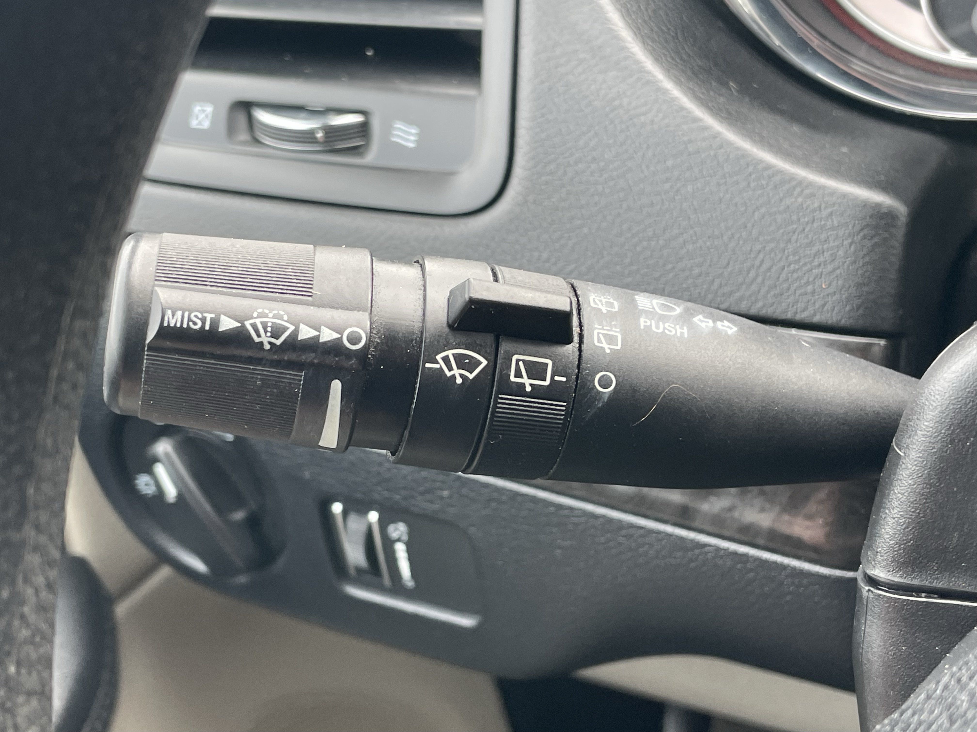 Used 2019 Dodge Grand Caravan SE FWD image 17