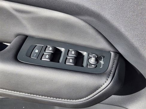 New 2025 Volvo XC60 B5 Core w/ Protection Package Premier image 5