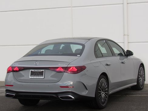 New 2026 Mercedes-Benz E 350 4MATIC Sedan image 6