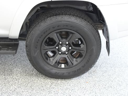 Used 2021 Toyota 4Runner SR5 Premium AWD/4WD image 10