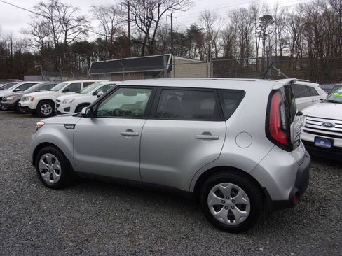 Used 2015 Kia Soul Base 4dr Crossover 6M image 6