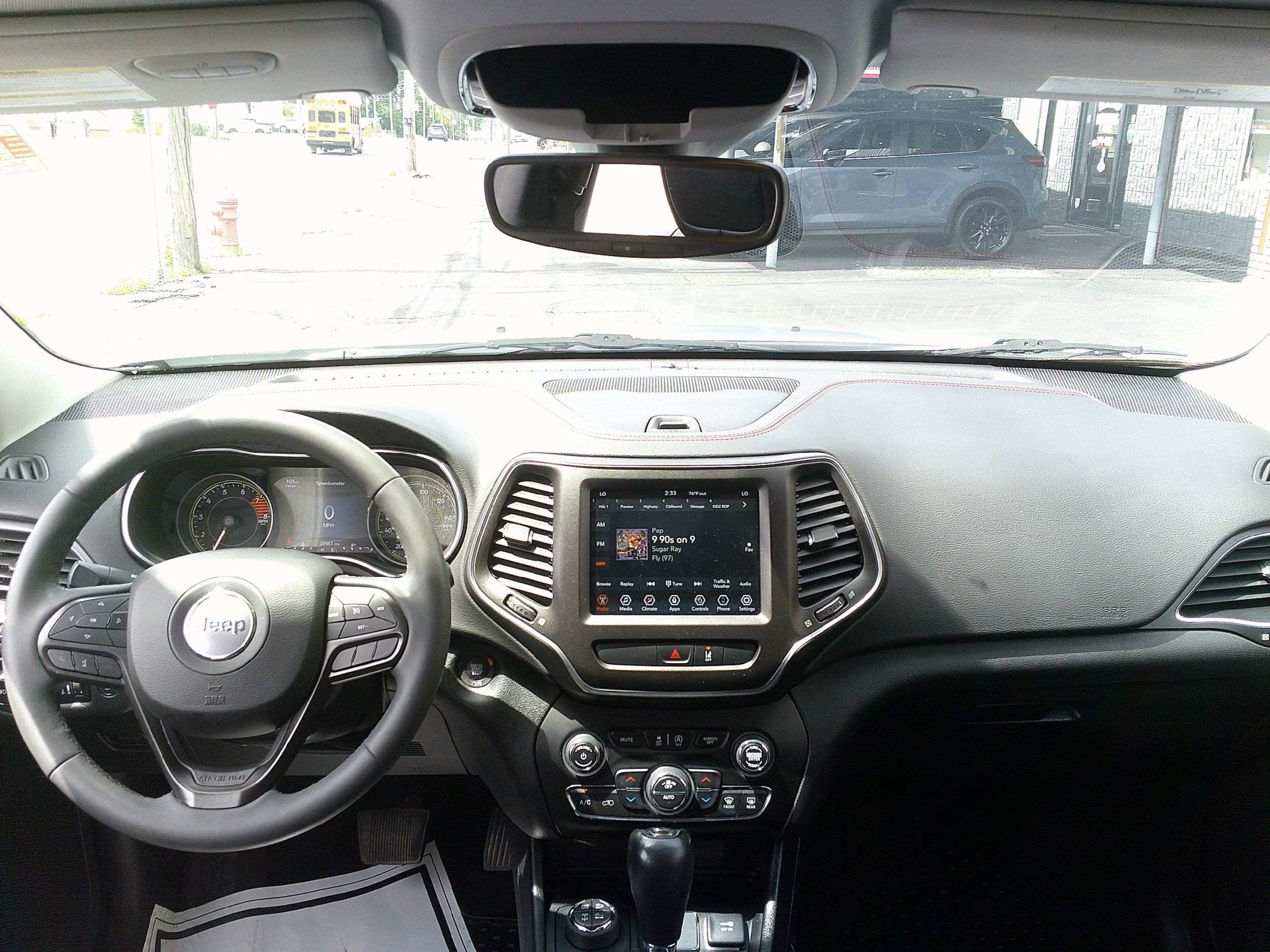 Used 2022 Jeep Cherokee Trailhawk w/ Comfort/Convenience Group AWD/4WD image 20