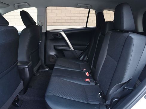 Used 2015 Toyota RAV4 LE FWD image 20