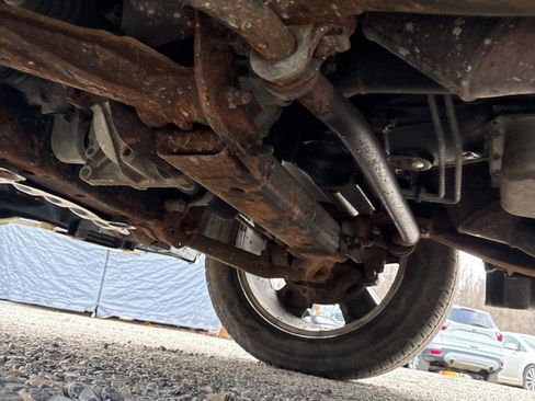 Used 2014 Chevrolet Suburban LTZ image 24