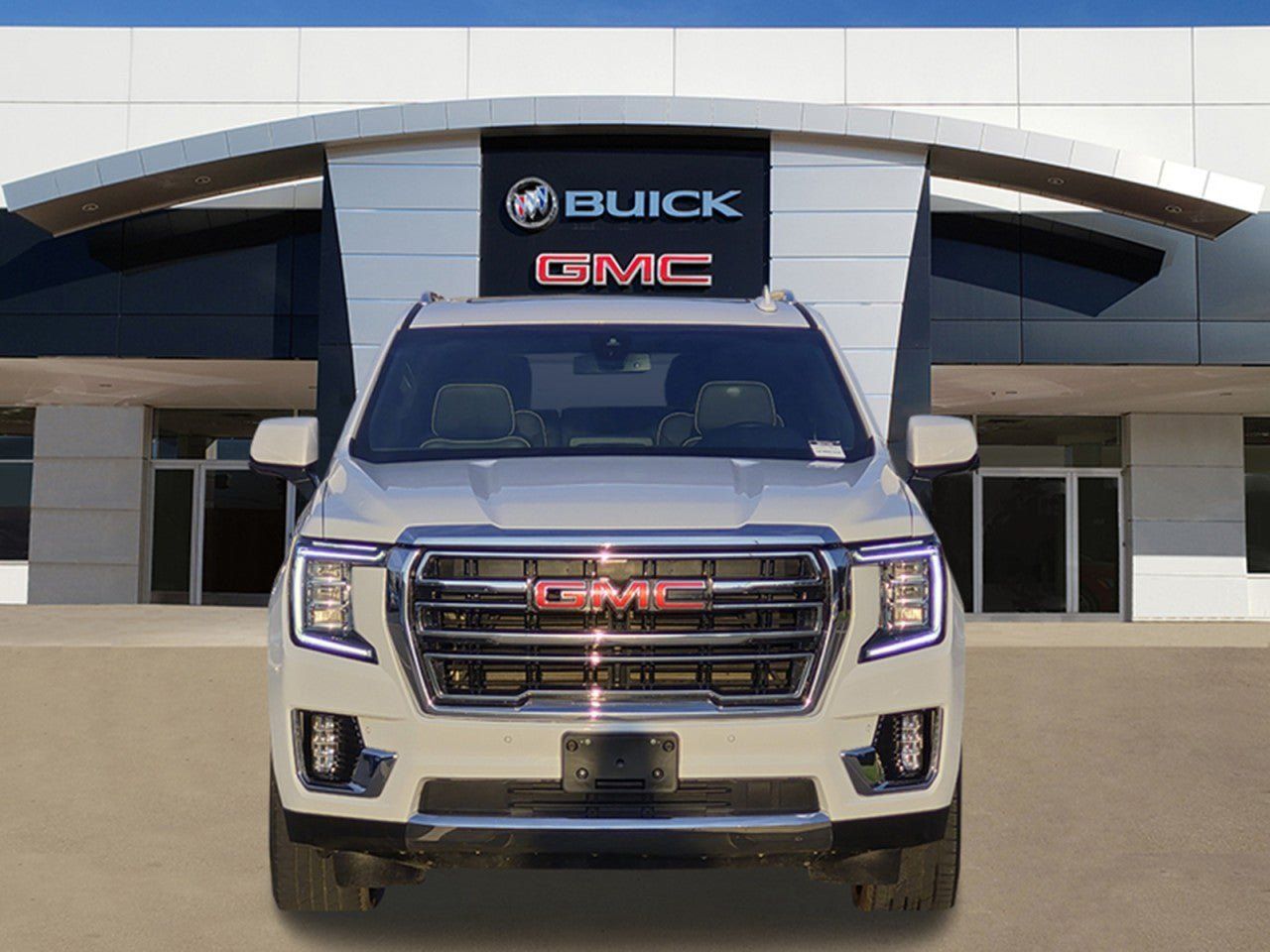 Certified 2022 GMC Yukon XL SLT w/ SLT Premium Package RWD image 3