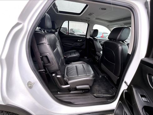 Used 2020 Chevrolet Traverse LT w/ LT Premium Package image 16