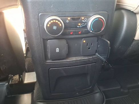 Used 2022 Ford Explorer Limited w/ Equipment Group 301A AWD/4WD image 38