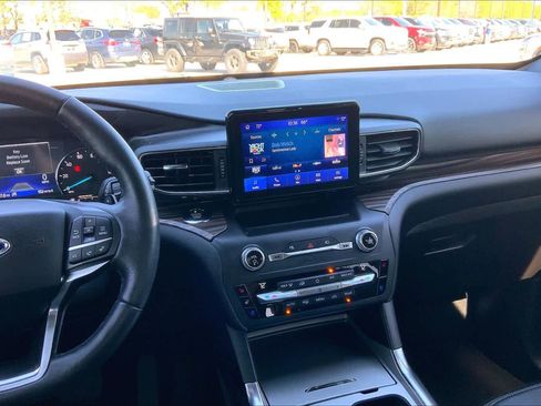 Used 2020 Ford Explorer Limited image 7