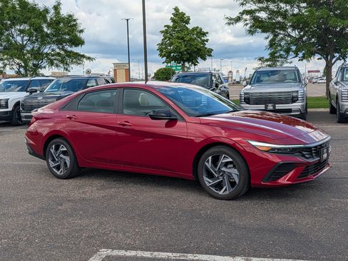 Certified 2025 Hyundai Elantra Sport FWD image 7