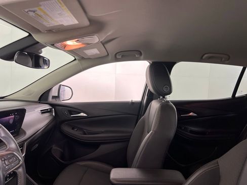 Used 2025 Buick Encore GX Preferred image 23