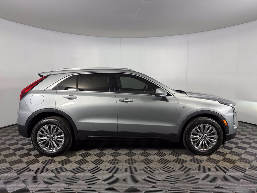 Used 2024 Cadillac XT4 Premium Luxury AWD/4WD image 6