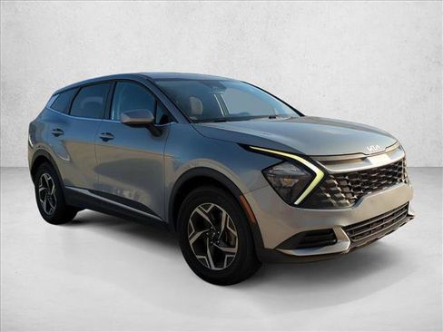 Used 2023 Kia Sportage LX FWD image 3