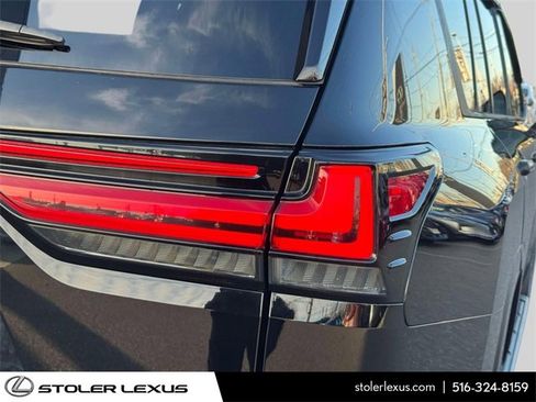 Certified 2022 Lexus LX 600 F Sport image 12