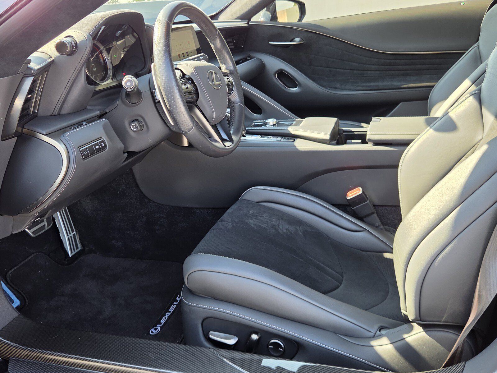 Used 2024 Lexus LC 500 Coupe w/ Dynamic Handling Package RWD image 13