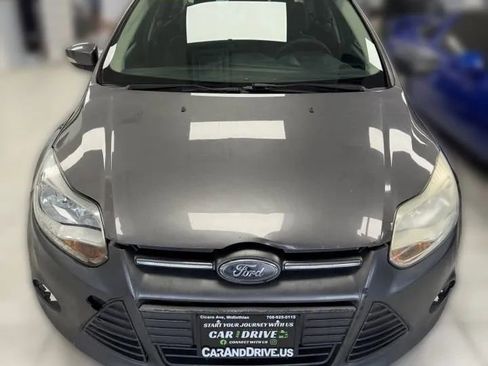 Used 2014 Ford Focus SE w/ SE Winter Package image 2