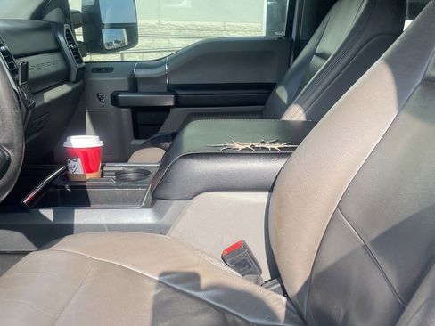 Used 2021 Ford F250 XLT w/ XLT Premium Package image 8