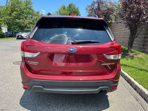 Used 2023 Subaru Forester Premium AWD/4WD image 5