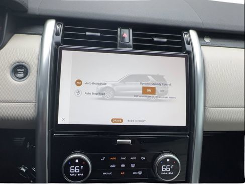 Used 2023 Land Rover Discovery Metropolitan Edition AWD/4WD image 49