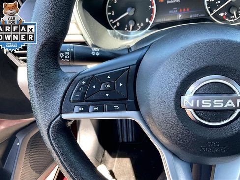 Used 2025 Nissan Altima 2.5 SV FWD image 18