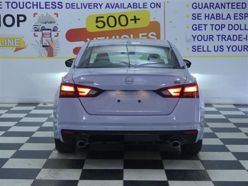 Used 2024 Nissan Altima 2.5 SR FWD image 5