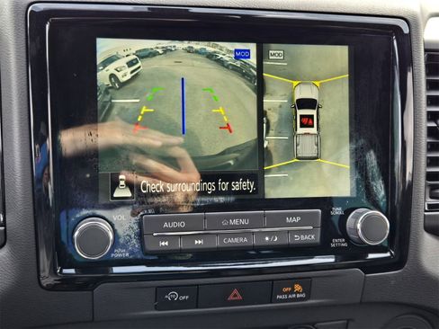 Used 2023 Nissan Frontier PRO-4X w/ Pro-4X Premium Package image 16